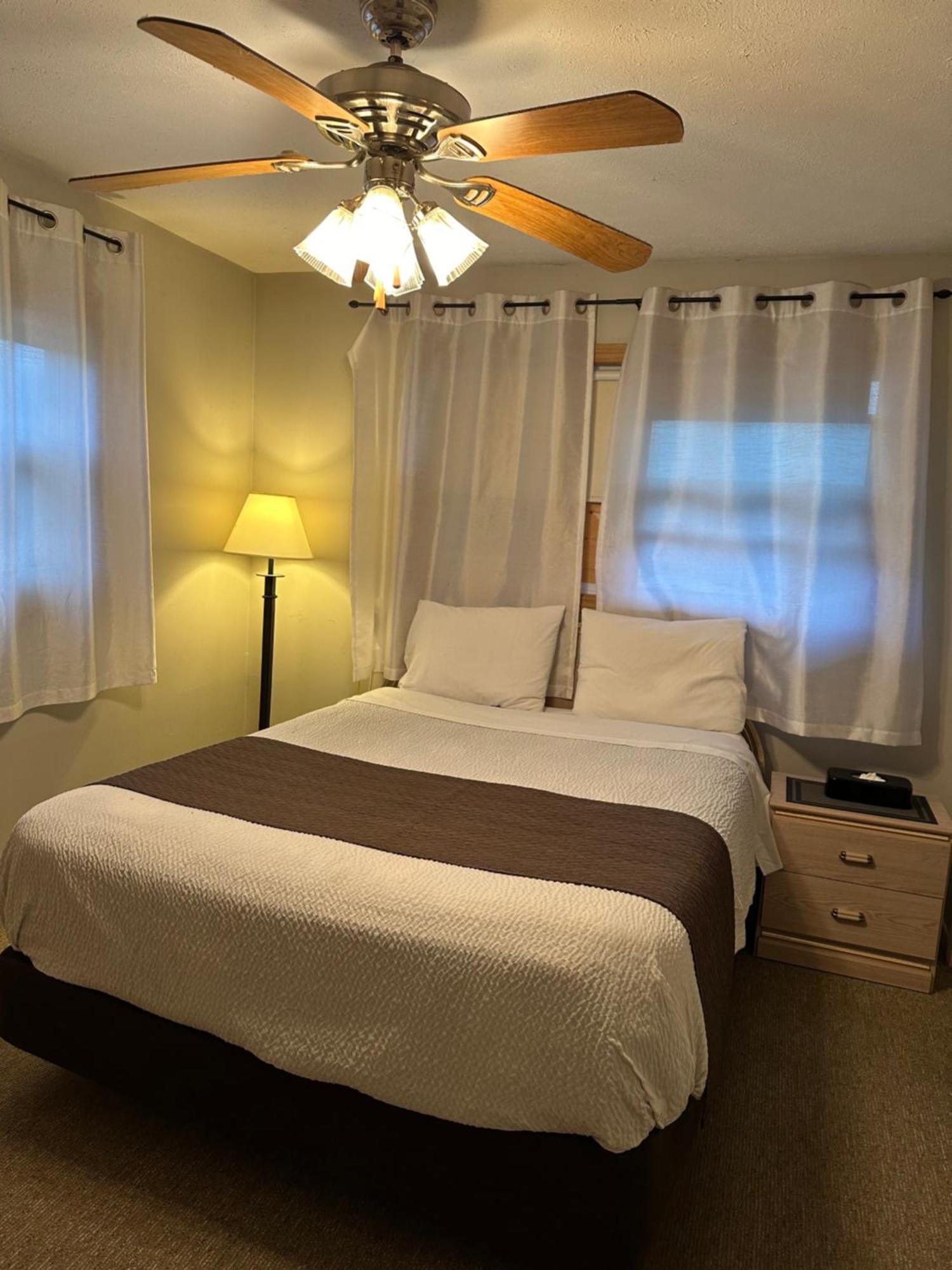 קינקרדין Lakeview Motel & Cottage מראה חיצוני תמונה