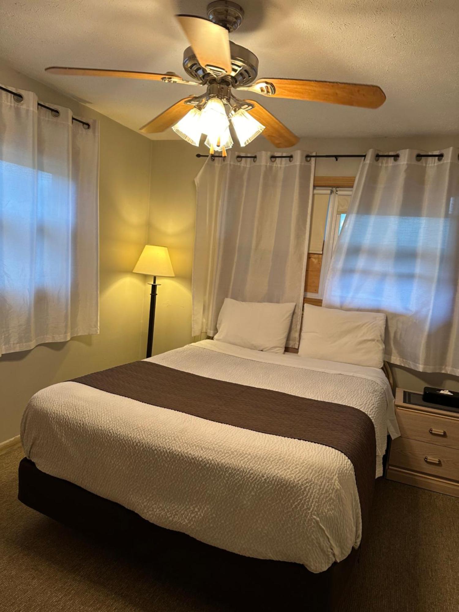 קינקרדין Lakeview Motel & Cottage מראה חיצוני תמונה